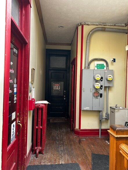 More Photos Of 600 Broadway St, Lincoln General Retail For Sale