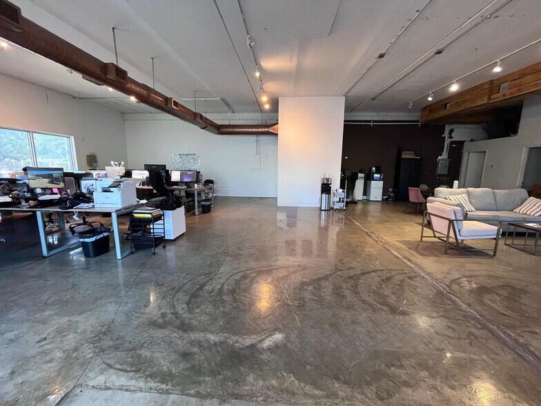 More Photos Of 219 NW 20th St, Miami Freestanding For Lease