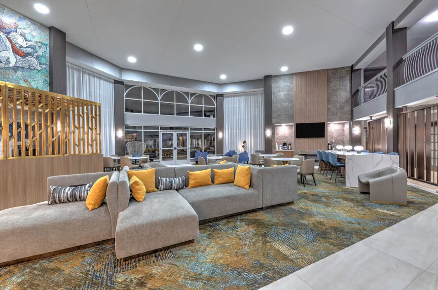 More Photos Of 4850 W John Carpenter Fwy, Irving Hotel For Sale