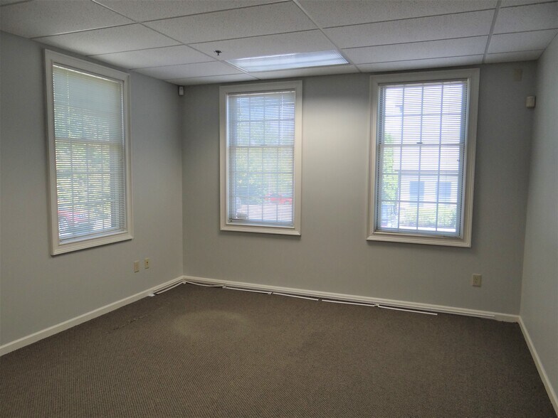 More Photos Of 1456 Ferry Rd, Doylestown Medical For Lease