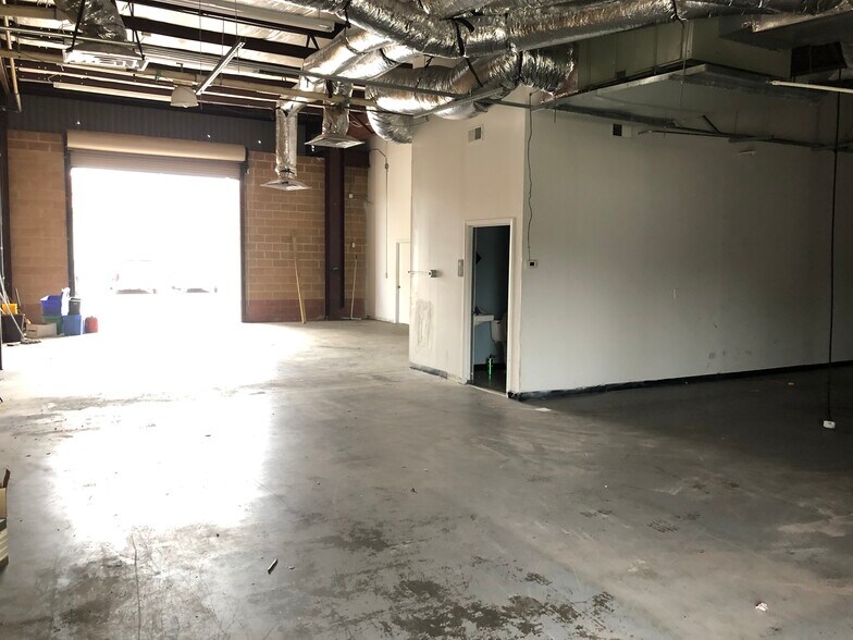 More Photos Of 10541 FM 1960 Rd W, Houston Warehouse For Sale