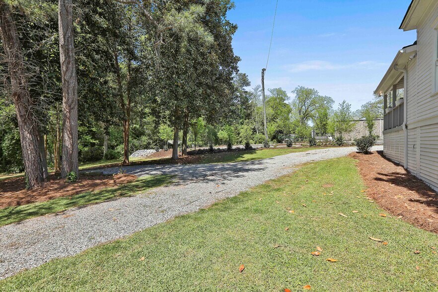 More Photos Of 53 Washington St, Fairburn Office For Sale