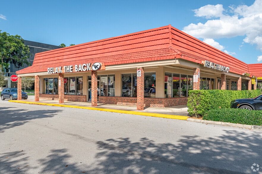 More Photos Of 214-268 S University Dr, Plantation Unknown For Lease