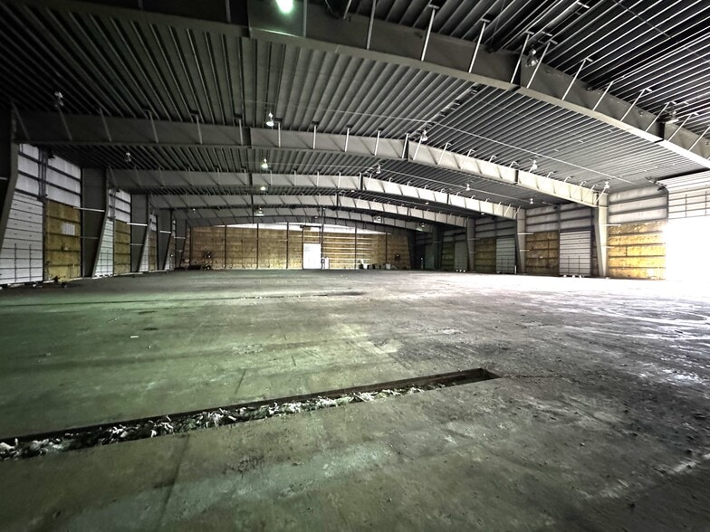 More Photos Of 470 Lock 8 Way, Fort Edward Distribution For Sale