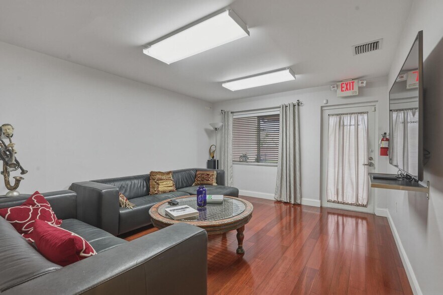 More Photos Of 1210 NE 8th Ave, Fort Lauderdale Warehouse For Sale