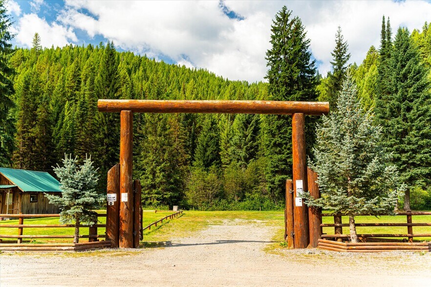 More Photos Of 7000 Graves Creek Rd, Lolo Bar For Sale