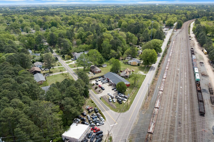 More Photos Of 921 Midway Ave, Durham Auto Repair For Sale