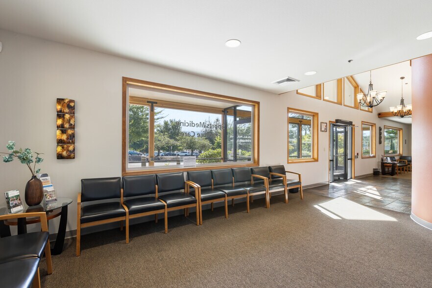 More Photos Of 277 Medical Loop, Roseburg Medical For Lease