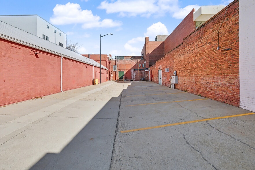 More Photos Of 123-125 Hay St, Fayetteville Storefront For Sale