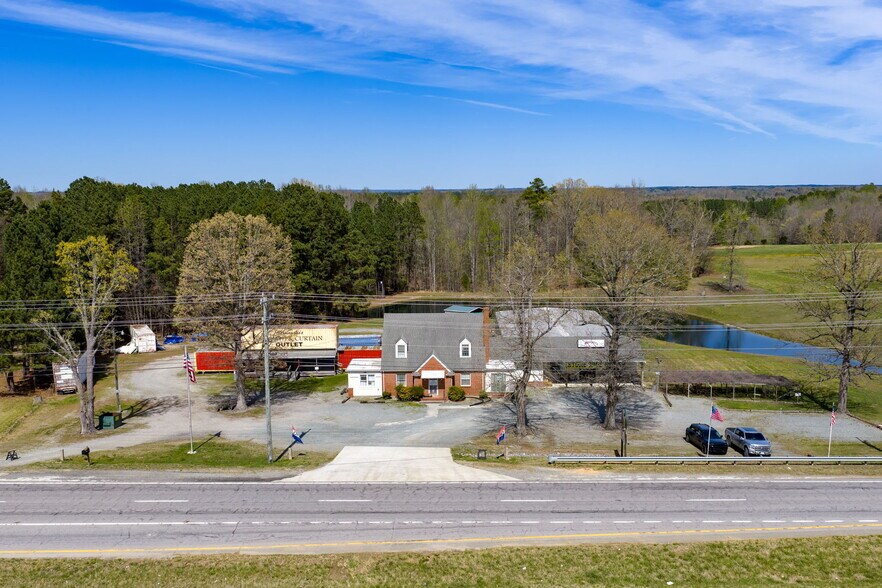 More Photos Of 6663 Highway 58, Buffalo Junction Storefront Retail Office For Sale