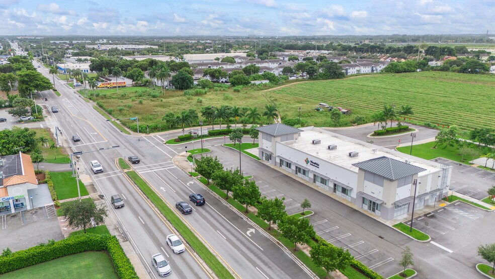 More Photos Of 1400-1420 NE 8th St, Homestead Storefront For Lease