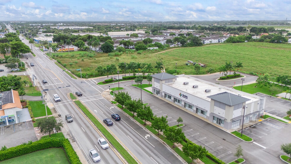 More Photos Of 1400-1420 NE 8th St, Homestead Storefront For Lease