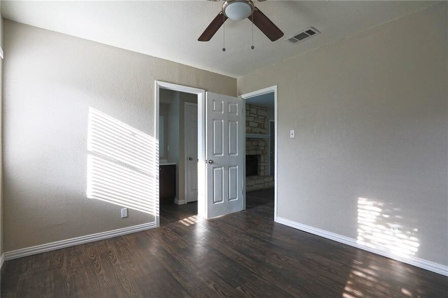 More Photos Of 1410 Ransom St, Pflugerville Office Residential For Lease