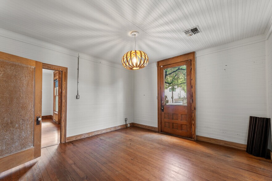 More Photos Of 638 Tillery St, Austin Office For Sale