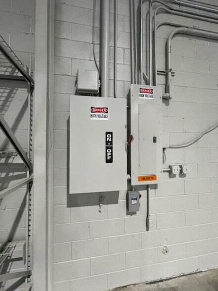 More Photos Of 506 Bear Creek Rd, Dalton Manufacturing For Sale