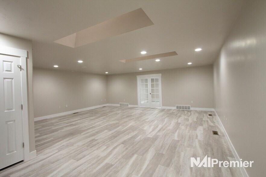 More Photos Of 2505 E 3300 S, Salt Lake City Office For Sale