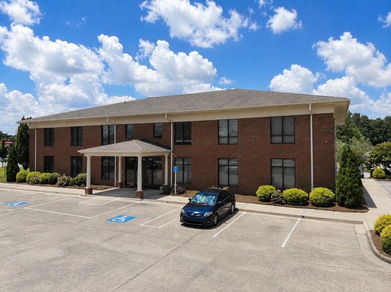 Primary Photo Of 8385 Cherokee Blvd, Douglasville Medical For Sale