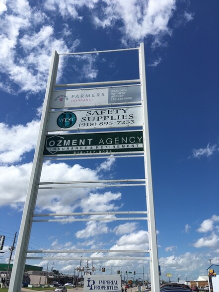 More Photos Of 4717 S Mingo Rd, Tulsa Research And Development For Lease