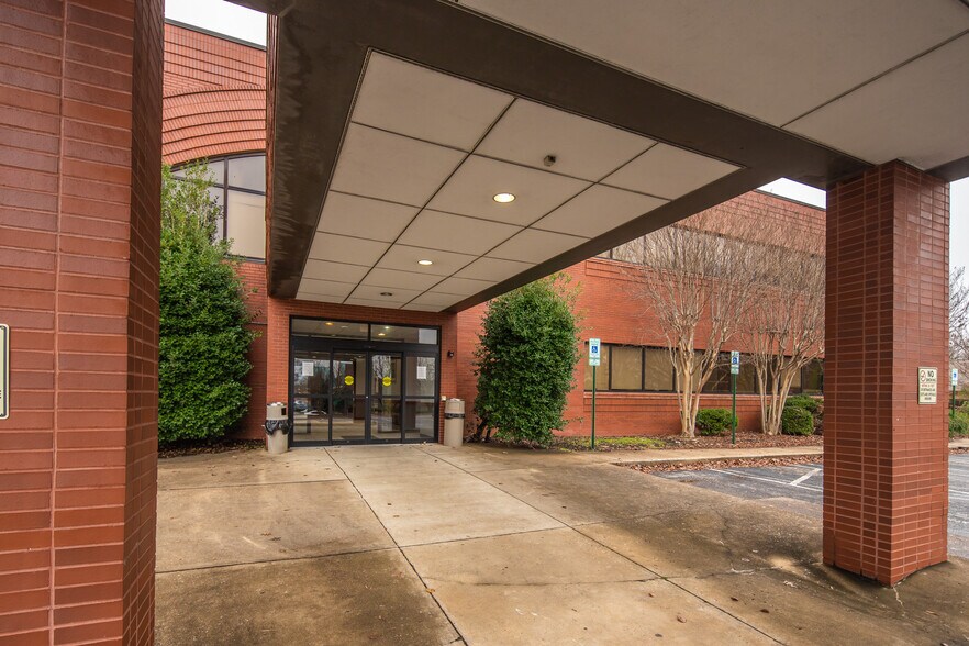 More Photos Of 6570 Stage Rd, Bartlett Medical For Sale