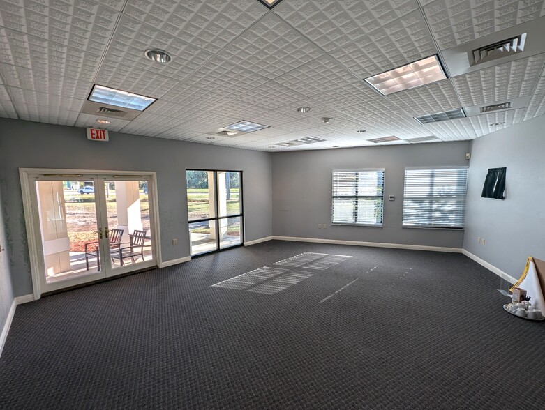 More Photos Of 1991 74th Ave, Vero Beach Office For Lease