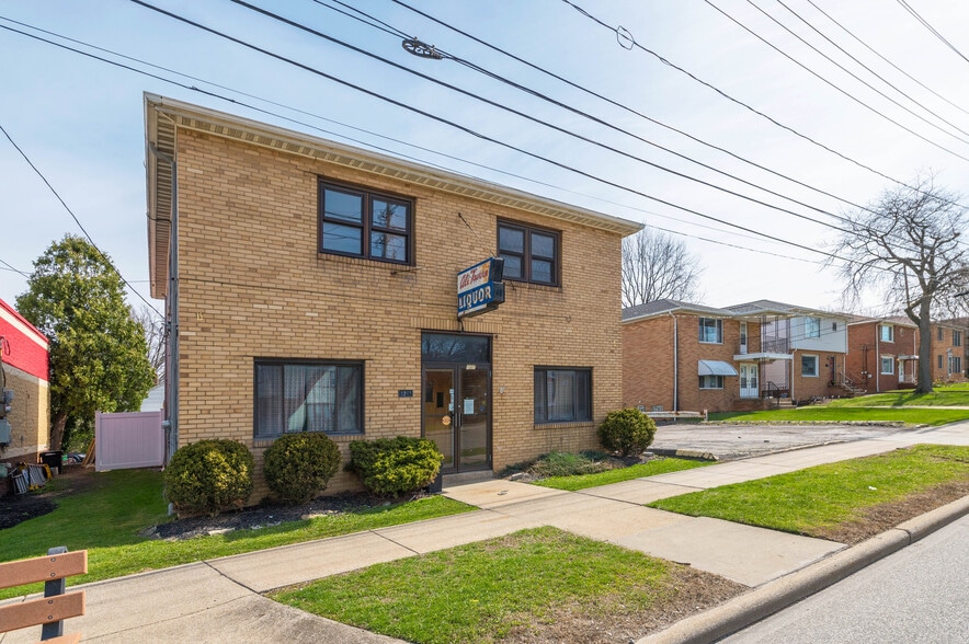 More Photos Of 5203 Turney Rd, Garfield Heights Bar For Sale