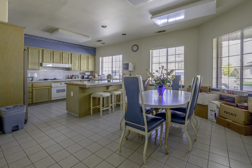 More Photos Of 8008 W Shields Ave, Fresno Food Processing For Sale