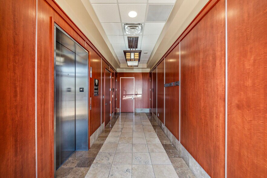 More Photos Of 11412 Bee Caves Rd, Austin Office For Lease