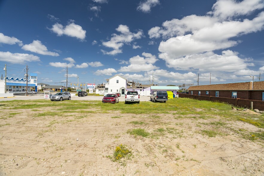 More Photos Of 100 E Fort Macon Rd, Atlantic Beach Restaurant For Sale