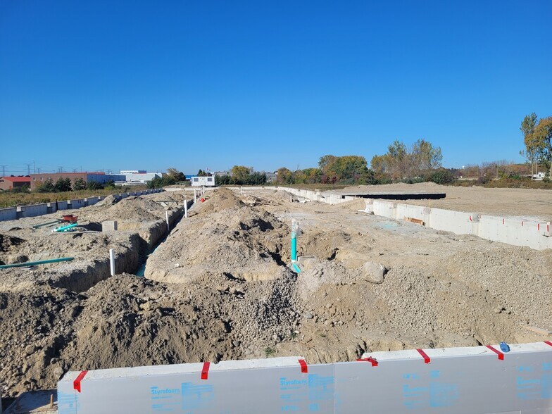 More Photos Of 540 Lake Rd, Bowmanville Warehouse For Sale