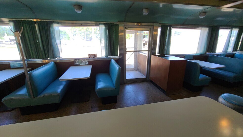 More Photos Of 9955 Warwick Blvd, Newport News Restaurant For Sale