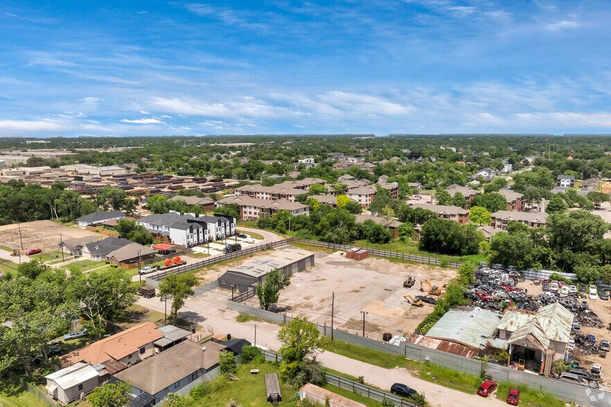 More Photos Of 8403 Bassett St, Houston Warehouse For Sale