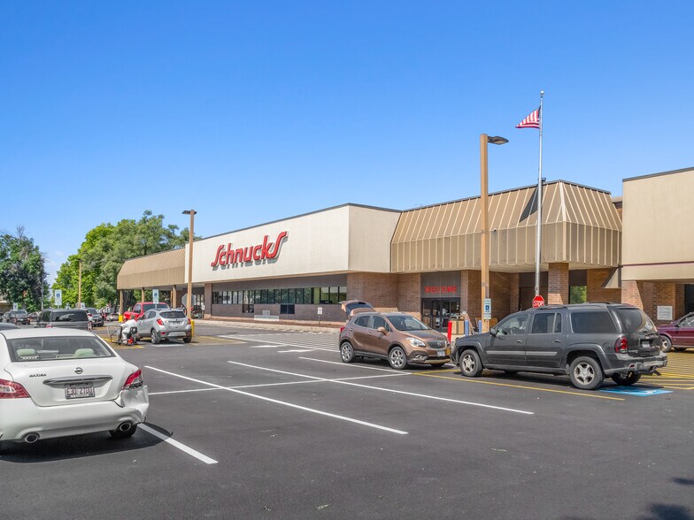 More Photos Of 1001 Court St, Pekin General Retail For Sale