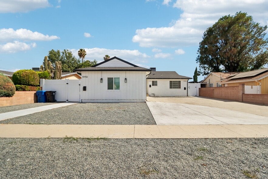 More Photos Of 15952 Simonds St, Granada Hills Apartments For Sale