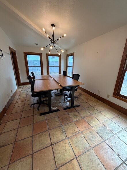 More Photos Of 203 Leland St, Austin Office For Lease