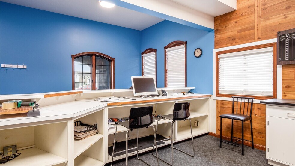 More Photos Of 1146 Walnut St, Coshocton Office For Sale