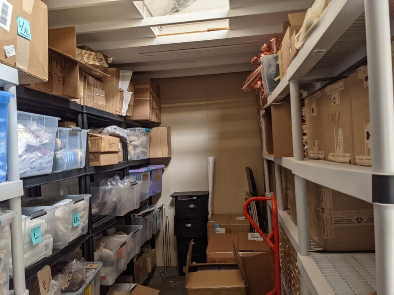 More Photos Of 3630 Tyburn St, Los Angeles Manufacturing For Lease