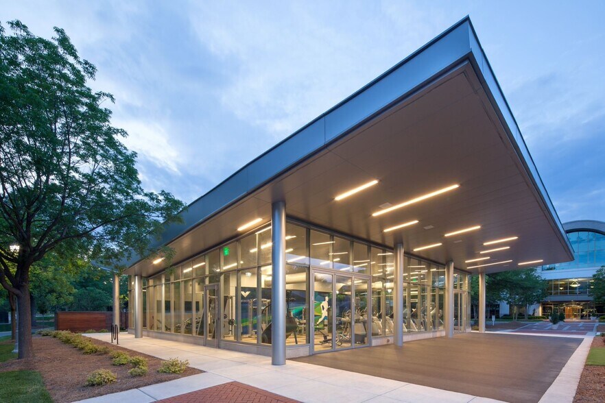 More Photos Of 2000 CentreGreen Way, Cary Unknown For Lease