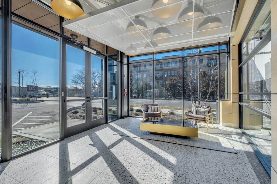 More Photos Of 2200 8th Ave S, Nashville Showroom For Lease