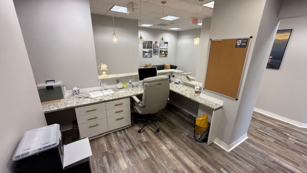 More Photos Of 19824 W Catawba Ave, Cornelius Medical For Lease