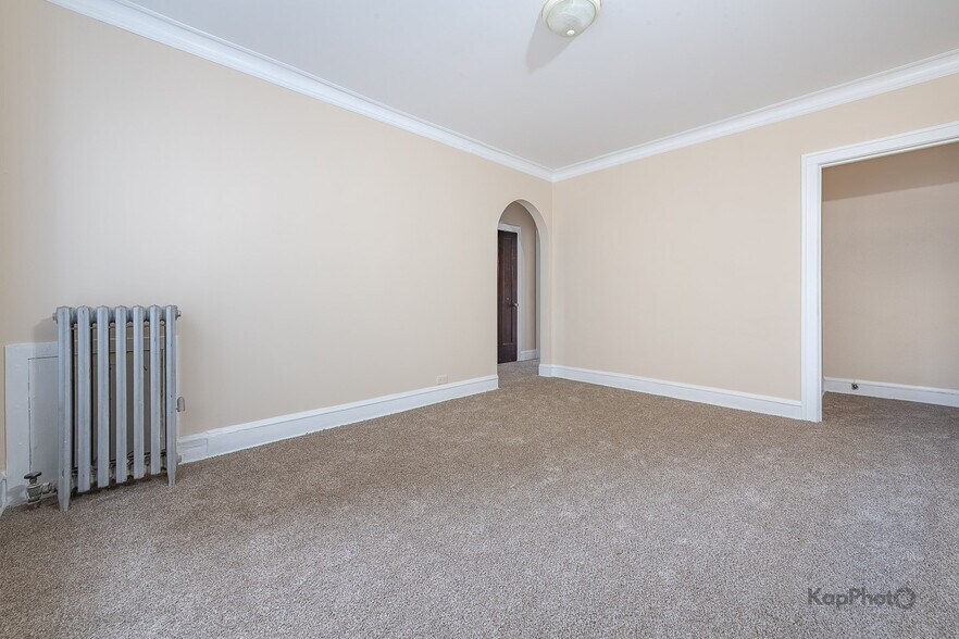More Photos Of 2250-2258 W Rosemont Ave, Chicago Apartments For Sale