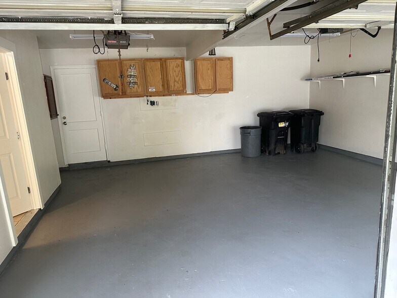 More Photos Of 2043 Cherry Laurel Dr, Spring Office For Lease