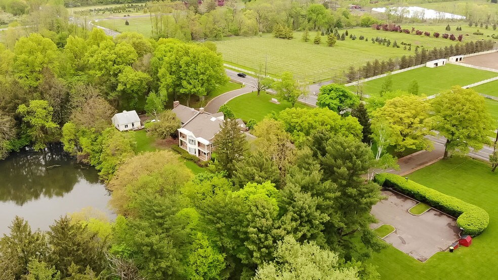 More Photos Of 952 Holmdel Rd, Holmdel Office For Lease