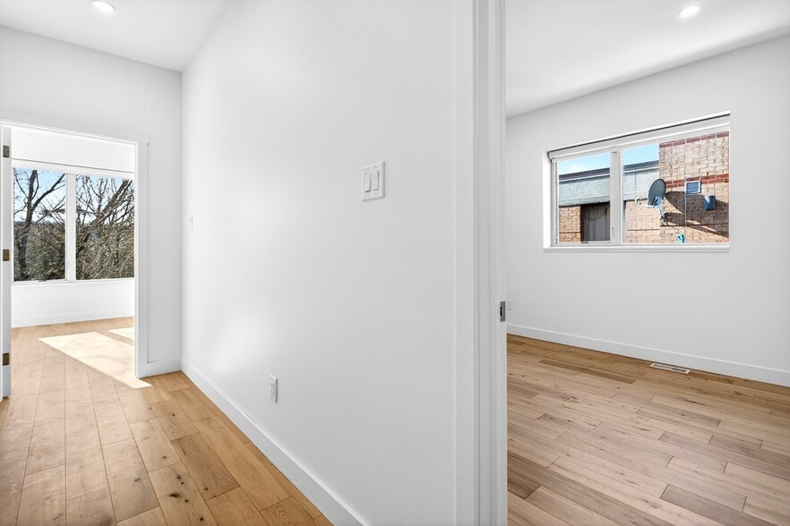 More Photos Of 14 Stevens Av, Ottawa Apartments For Sale