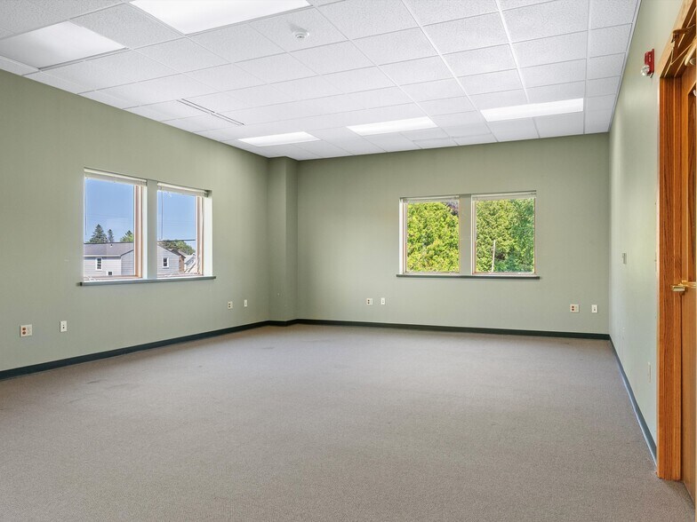 More Photos Of 2205 Forest Ave, Two Rivers Office Residential For Sale