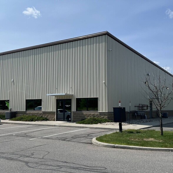 More Photos Of 3 Liebich Ln, Clifton Park Warehouse For Lease