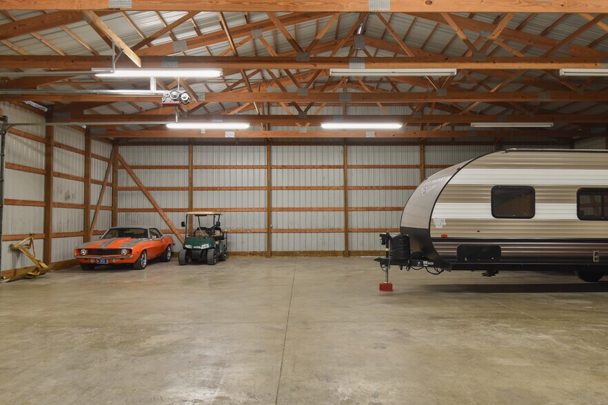 More Photos Of 1311 N Division St, Pontiac Warehouse For Sale