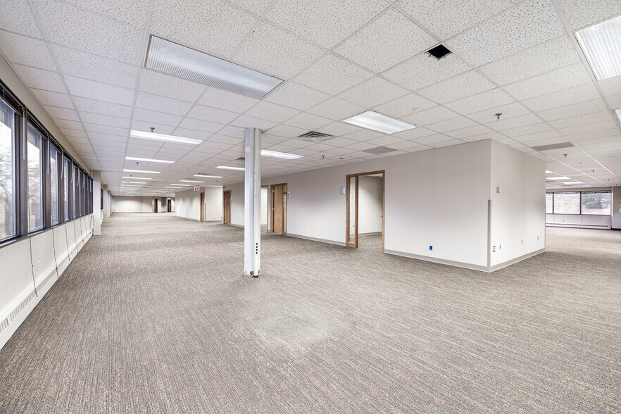 More Photos Of 14450 Burnhaven Dr, Burnsville Office For Sale