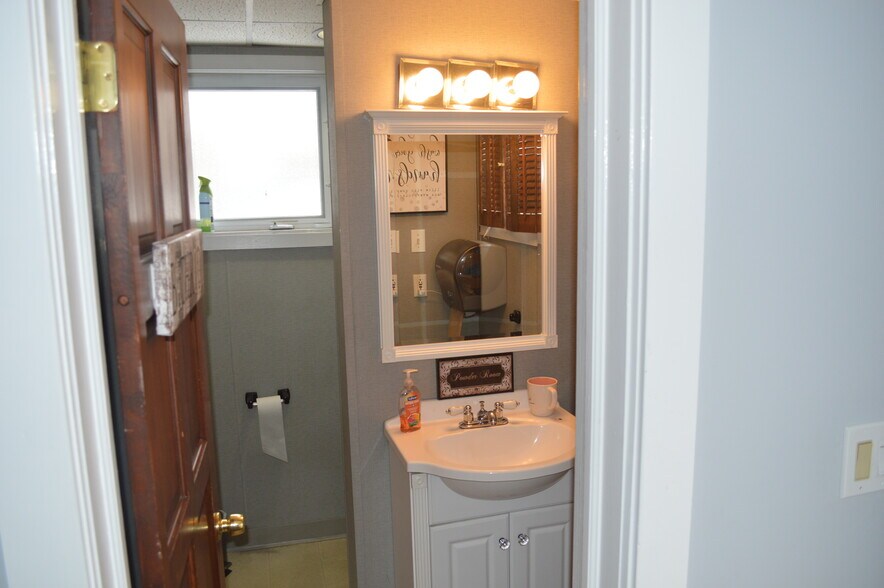 More Photos Of 2662 Nottingham Way, Trenton Office For Sale