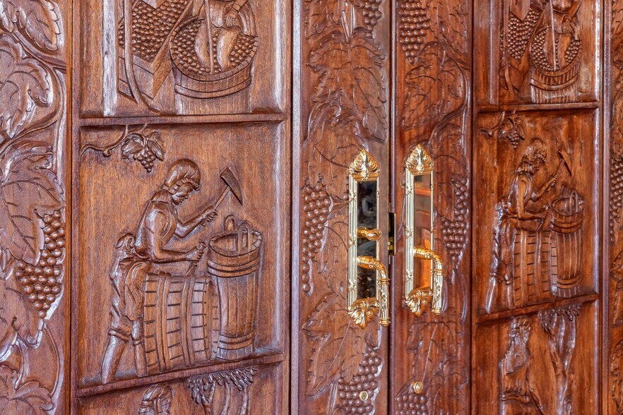 More Photos Of 1950 Collins Rd, Halifax Winery Vineyard For Sale