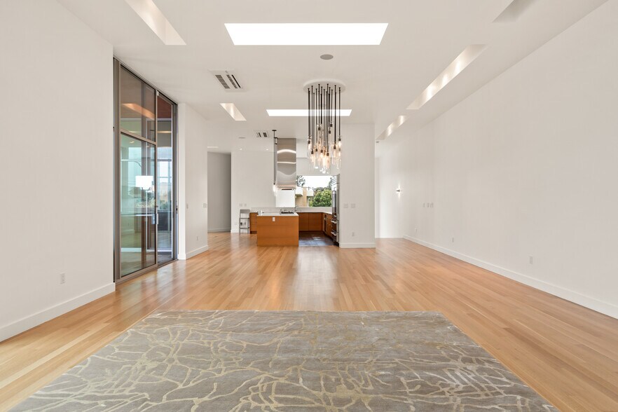 More Photos Of 1015 Abbot Kinney Blvd, Venice Office Residential For Sale
